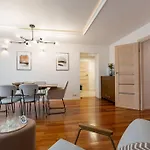 Great 2 Bdr Apartment, Prestigious Location In The Center Of Warsaw.