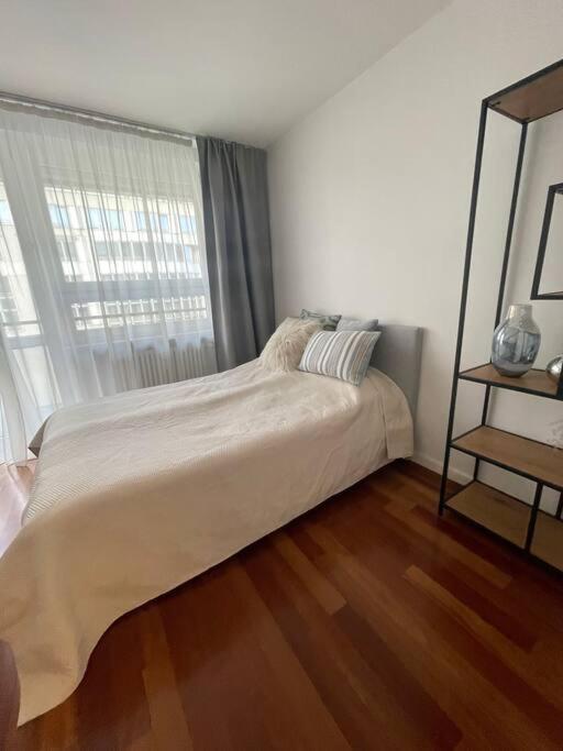 Great 2 Bdr Apartment, Prestigious Location In The Center Of Warsaw. Apartament *