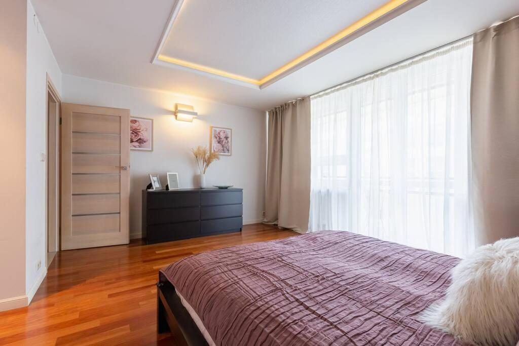 Great 2 Bdr Apartment, Prestigious Location In The Center Of Warsaw. Apartament *