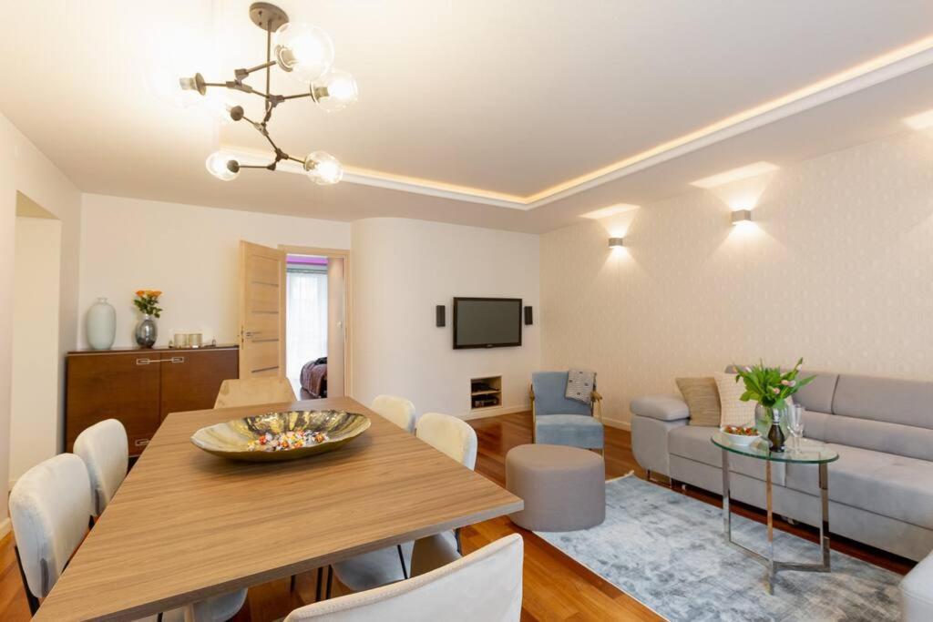 Apartament Great 2 Bdr Apartment, Prestigious Location In The Center Of Warsaw. Warszawa